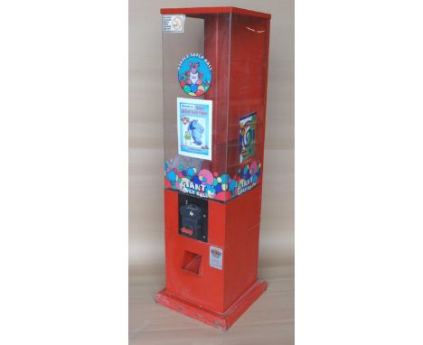 A vintage 'Red Kinder' bubble gum machine, 164x50x50cm.