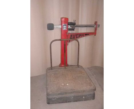 Vintage 'Avery' platform scales, 186x118x90cm. 