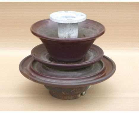 Brown ceramic isolators. (6)