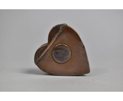 A Late 19th /Early 20th Century Novelty Snuff Box in the Form of a Heart with Hinged Lid, 6.5cms High 