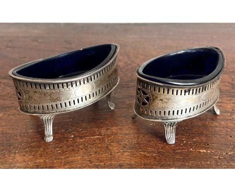 A pair of Edwardian Regency-style oval open salts - George Unite, Birmingham 1908, with pierced and wrigglework decoration, s