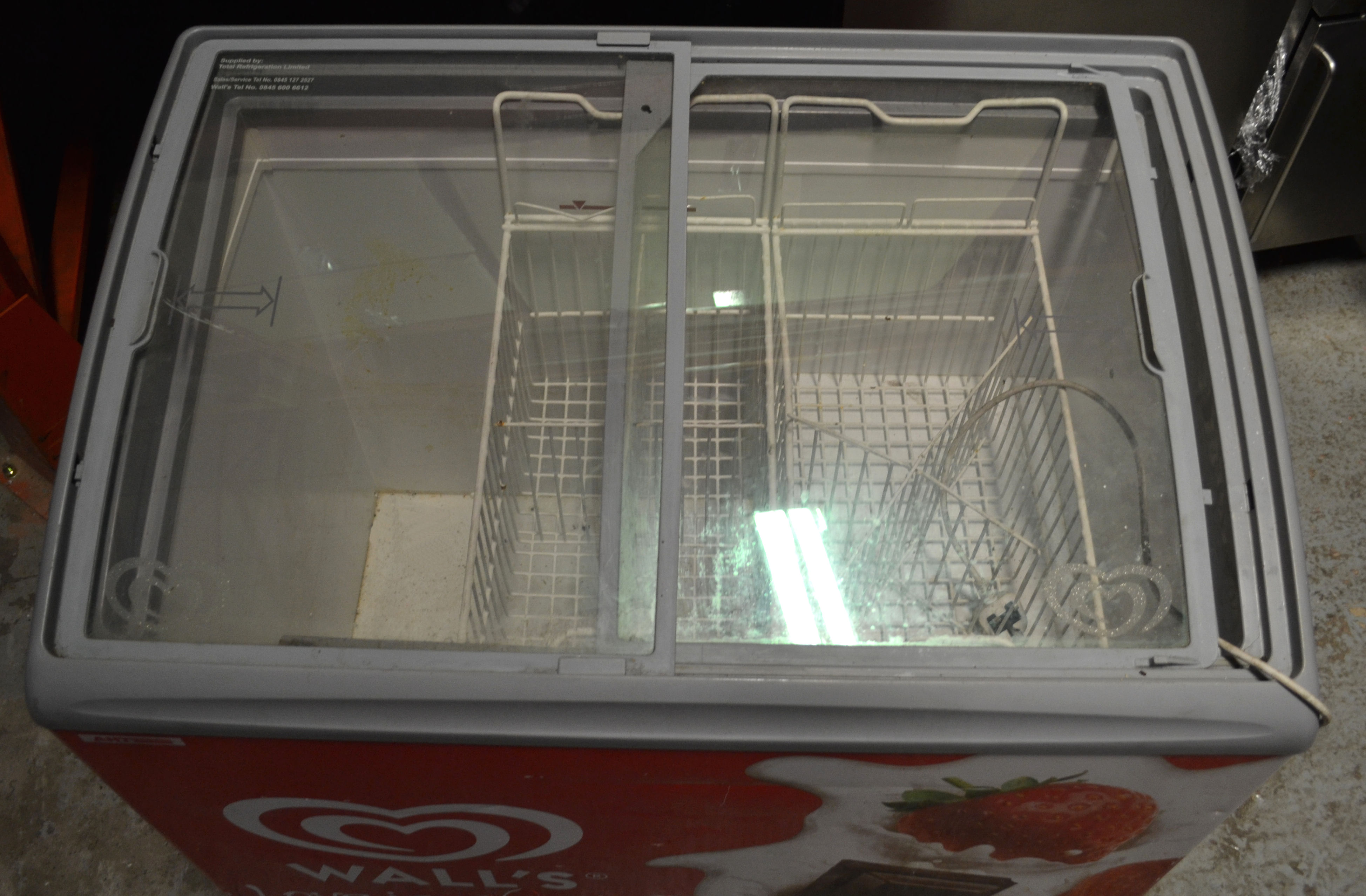 1 x AHT Rio S 100 Display Ice Cream Freezer - 100x65x88cm - Ref: HA111 ...