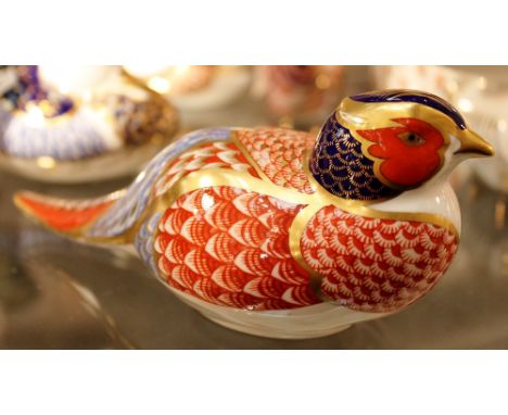 Royal Crown Derby Imari pattern pheasant gold button paperweight