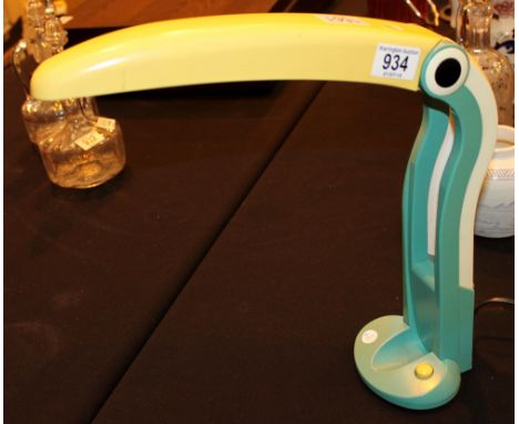 Vintage style toucan lamp