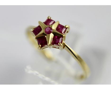 9 ct gold and ruby ring. Size N