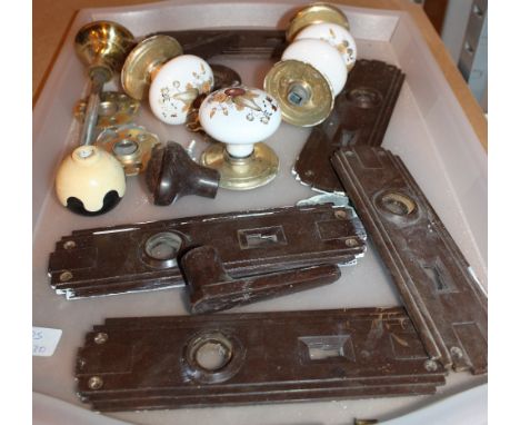 Tray of bakelite Art Deco door furniture