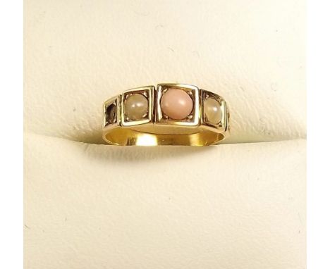 An Edwardian gold child's ring set coral and pearls 