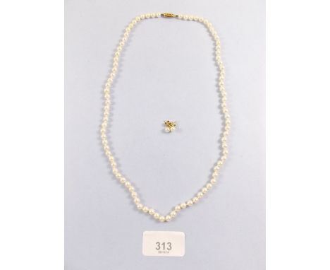 A pearl necklace with 9ct gold clasp and pair of matching earrings 