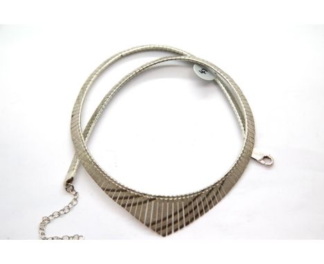 Ladies vintage silver heavy collarette. P&amp;P Group 1 (£14+VAT for the first lot and £1+VAT for subsequent lots) 