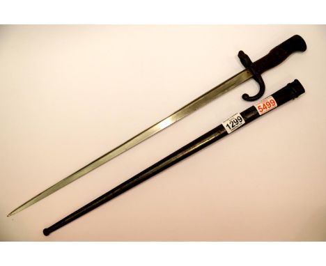 French 1876 pattern bayonet with scabbard, L: 64 cm, blade L: 52 cm. P&amp;P Group 2 (£18+VAT for the first lot and £3+VAT fo