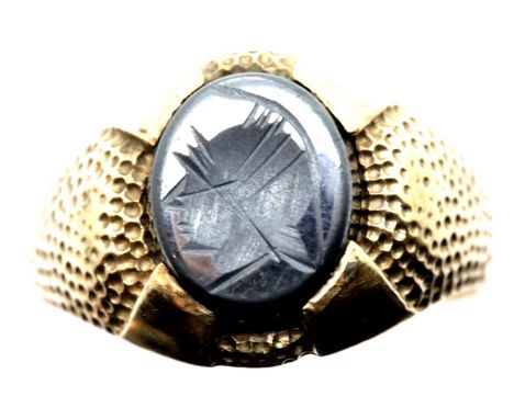 9ct gold haematite intaglio set ring, size U, 5.3g. P&amp;P Group 1 (£14+VAT for the first lot and £1+VAT for subsequent lots