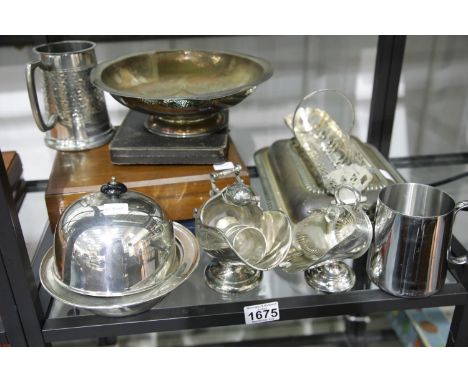 Large collection of silver plate including boxed flatware, muffin dish and entree dish. P&amp;P Group 3 (£25+VAT for the firs