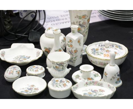 Collection of Wedgwood Kutani Ware (fourteen pieces). P&amp;P Group 3 (£25+VAT for the first lot and £5+VAT for subsequent lo