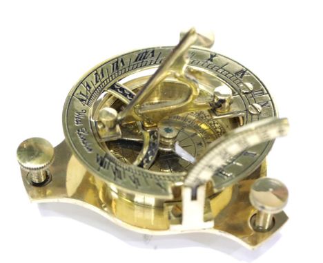 Boxed brass sundial compass, L: 7 cm. P&amp;P Group 1 (£14+VAT for the first lot and £1+VAT for subsequent lots) 