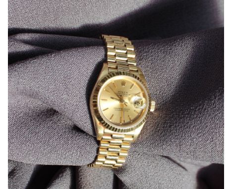 Rolex - A Lady's 18k Oyster Perpetual Date Just Superlative Chronometer wristwatch, ref: 69178, Chronometer Officially certif