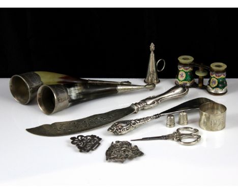 A mixed lot of antique Sterling Silver to include a Victorian fish slice / server in Albert pattern makerâ€™s mark EH, London