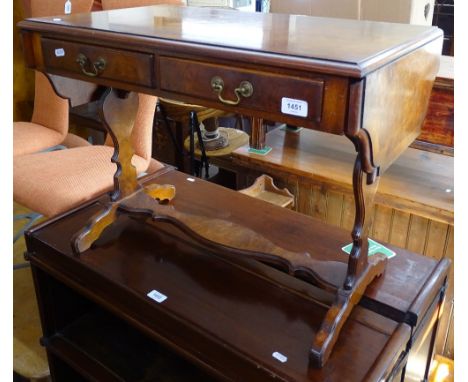 A small crossbanded walnut sofa table, with 2 frieze drawers, W67cm, H51cm 