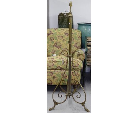 A Victorian brass telescopic standard lamp 