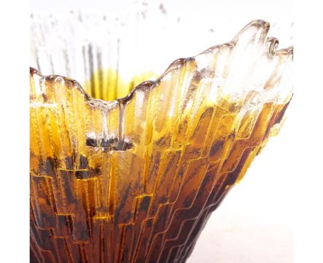 TAUNO WIRKKALA FOR HUMPPILAN LASI - a Vintage Finnish Art glass Aurora bowl, mottled ombre radiating design, etched signature