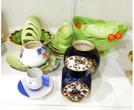 Quantity of Carltonware including Deco-style marble two-tone coffee can and saucer, vases and dishes of raised floral decorat