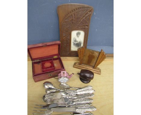 2 wooden art deco photo frames, vintage jewellery box, bone handled- silver collared cane, Cloisonne teapot, treen barrel and