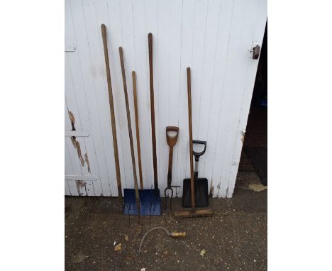 Garden tools to include hay forks etc&nbsp;