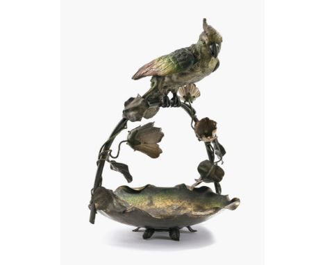 Obstschalewohl Wiener Bronze, Anfang 20. Jh. Gelbguss, patiniert, tlw. mit kalter Bemalung. Runde, ornamental gravierte Schal