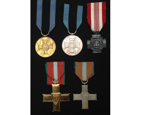 Polish Order Krzyza Grunwaldu, Order of Grunwald 1st class and Order of Grunwald 2nd class. Ribbon to the 2nd class is incorr