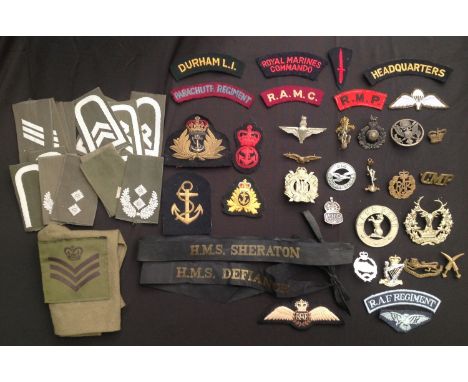 WW2 and later British Cap badges and cloth insignia to include: Kings Crown Parachute Regiment cap badge: Silver ARP Lapel ba