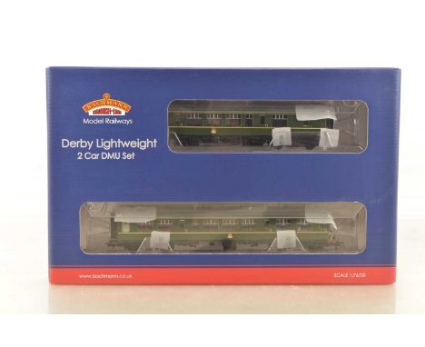 Bachmann 00 Gauge 32-516 BR green yellow warning panel Derby Lightweight DMU 2-Car Pack,  comprising Power and Trailer Cars, 