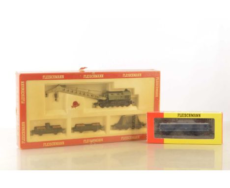 Fleischmann German HO Gauge Electric Locomotive and Breakdown Crane,  both boxed, 4319 DB E19 12 in blue livery and 5597 DB b