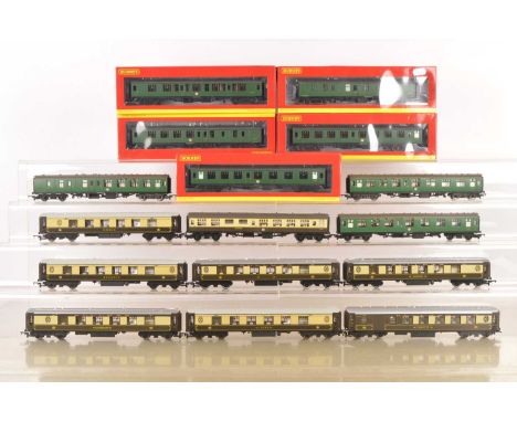 Hornby 00 Gauge boxed and unboxed BR SR green Mk1 Coaches and unboxed chocolate and cream Pullman Coaches (16), R4607 Composi