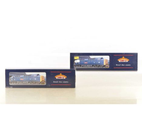 Bachmann 00 Gauge BR two tone green Deltic Class 55 Diesel Locomotives (2) 32-525 D9004 'Queens Own Highlander' and 32-525A 5