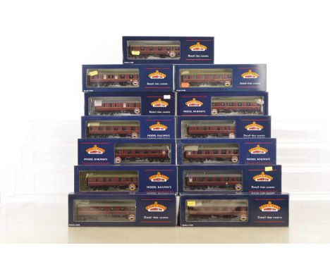 Bachmann boxed 00 Gauge BR MK1 maroon Corridor Coaches (13), 39-026, 39-026C, 39-026D and 39-026E 2nd Corridor, 39-151, 39-15