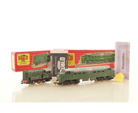 Hornby-Dublo 00 Gauge 2-Rail BR green Diesel Locomotives, 2232 0-6-0 Shunter D3302 with one packing ring and original instruc