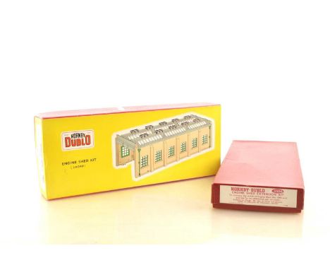 Hornby-Dublo 00 Gauge 2-Rail 5005 Engine Shed and 5006 Extension kit both with lighting (2), in original pictuire and red box
