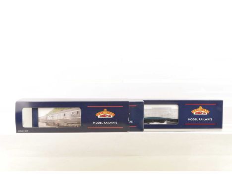 Bachmann 00 Gauge 32-902 BR blue/grey Class 108 2-Car DMU, comprising Power and Trailer car, in original box, E, appear unuse