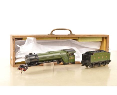 Unknown make 0 Gauge finescale Class V2 Locomotive body and Tender in LNER lined green 'Green Arrow',  No.4471, Loco & Tender