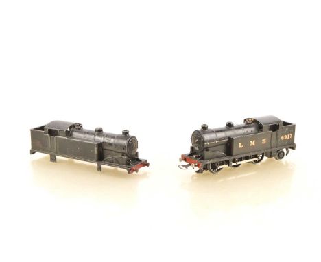 Hornby-Dublo 00 Gauge pre-war 3-Rail LMS 0-6-2T 6917 Tank Engine and postwar body, Tank Engine, G, some light wear, black pos