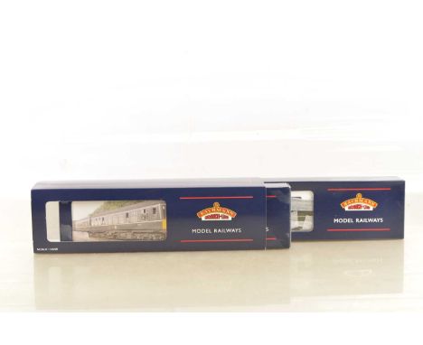 Bachmann 00 Gauge 32-900 BR green speed whiskers Class 108 2-Car DMU, comprising Power and Trailer car, in original box, E, a