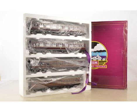 MTH (Mike's Train House - USA) Modern issue 0 Gauge Ref: 20-60005-2 LMS Marron 4- car Passenger coach set, consisting of cent