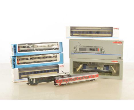 Marklin HO Gauge Swiss Electric Locomotive Together with Swiss and French Coaching Stock (7), boxed 3763 Re 465 001-6 in blue