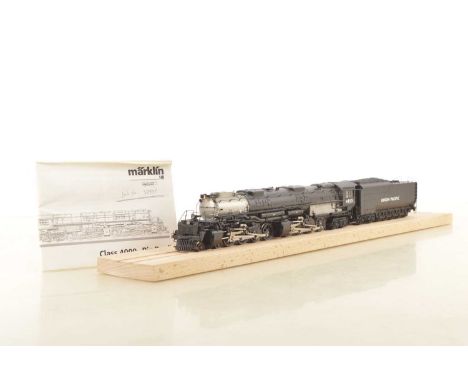 American HO Gauge Marklin Class 4000 Big Boy Steam Locomotive and Tender, unboxed, 37991, now housed in an aluminium flight c