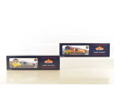 Bachmann 00 Gauge Class 66 Diesel Locomotives (2) 32-725 EWS red and yellow 66135 and 32-726 Freightliner green and yellow 66