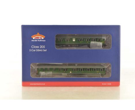 Bachmann for Kernow 00 Gauge 31-235Z BR Green 2H Thumper Two Car DEMU Pack, comprising Power and Trailer Cars  S60807 and S60