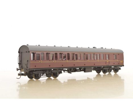 Sancheng (China) / Bachmann Brassworks modern Issue 0 Gauge BR maroon Mk 1 SB Suburban brake end Coach, No.M 43258, Professio