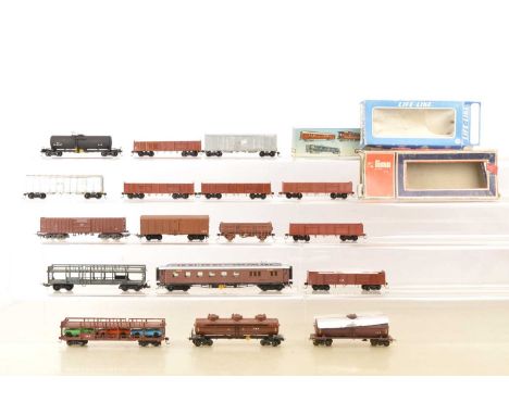 Lima Pocher and Life-Like unboxed South African HO Gauge repainted wagons, Lima, brown Petrol Tank Car, silver Box Car, Car T