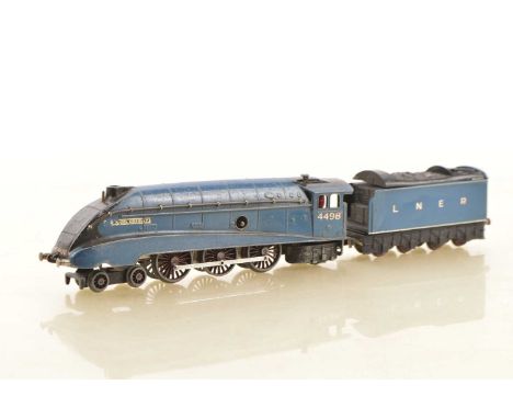 Hornby-Dublo 00 Gauge pre-war Clockwork LNER blue Sir Nigel Gresley Locomotive and tender,  F-G, Tested well, lacks both fron