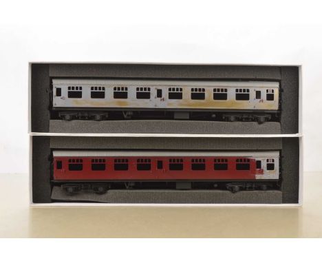 Sancheng (China) / Bachmann Brassworks modern Issue 0 Gauge BR Mk 1 SB  Coaches (2), one part maroon finish the other in part