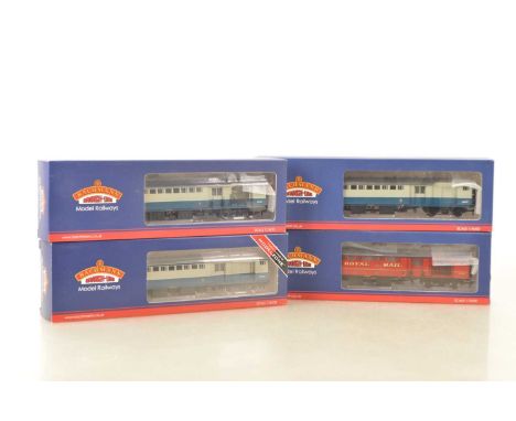 Bachmann boxed 00 Gauge red Royal Mail Vans including two with Nets and one Exclusive for Modelzone (4), 39-421A red TPO Sort